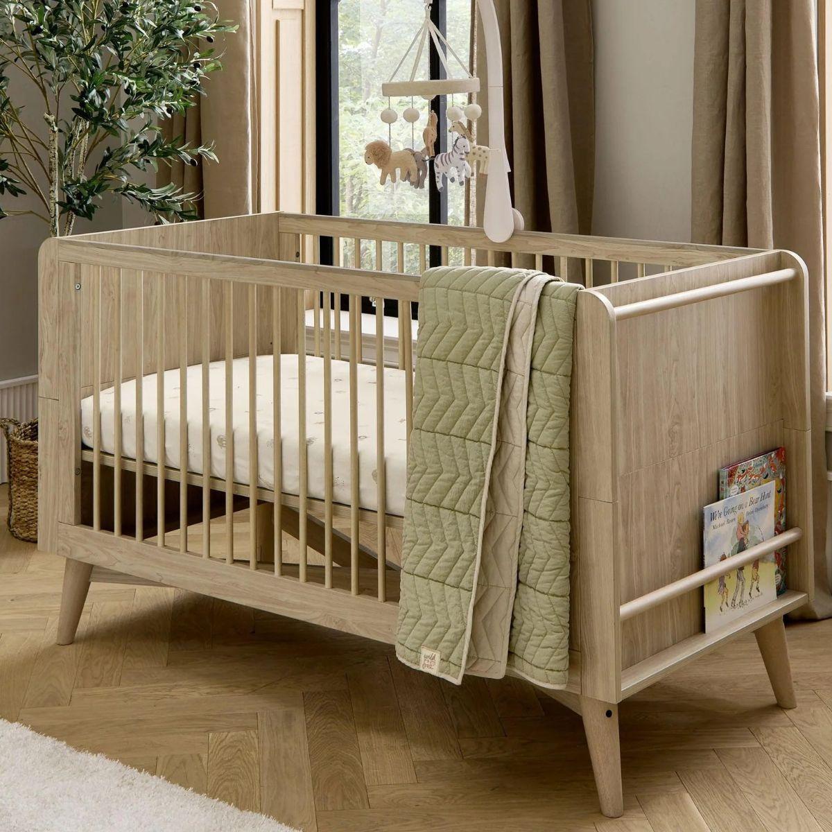 Lucia mamas and papas cot bed clearance